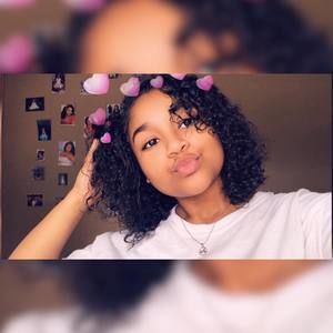 Meet your Posher, Dee